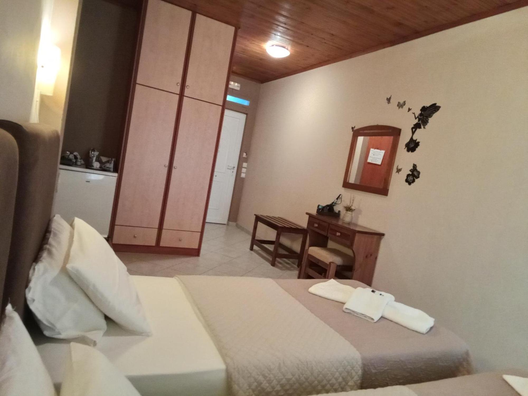 AkhladheríDelfini公寓式酒店 外观 照片