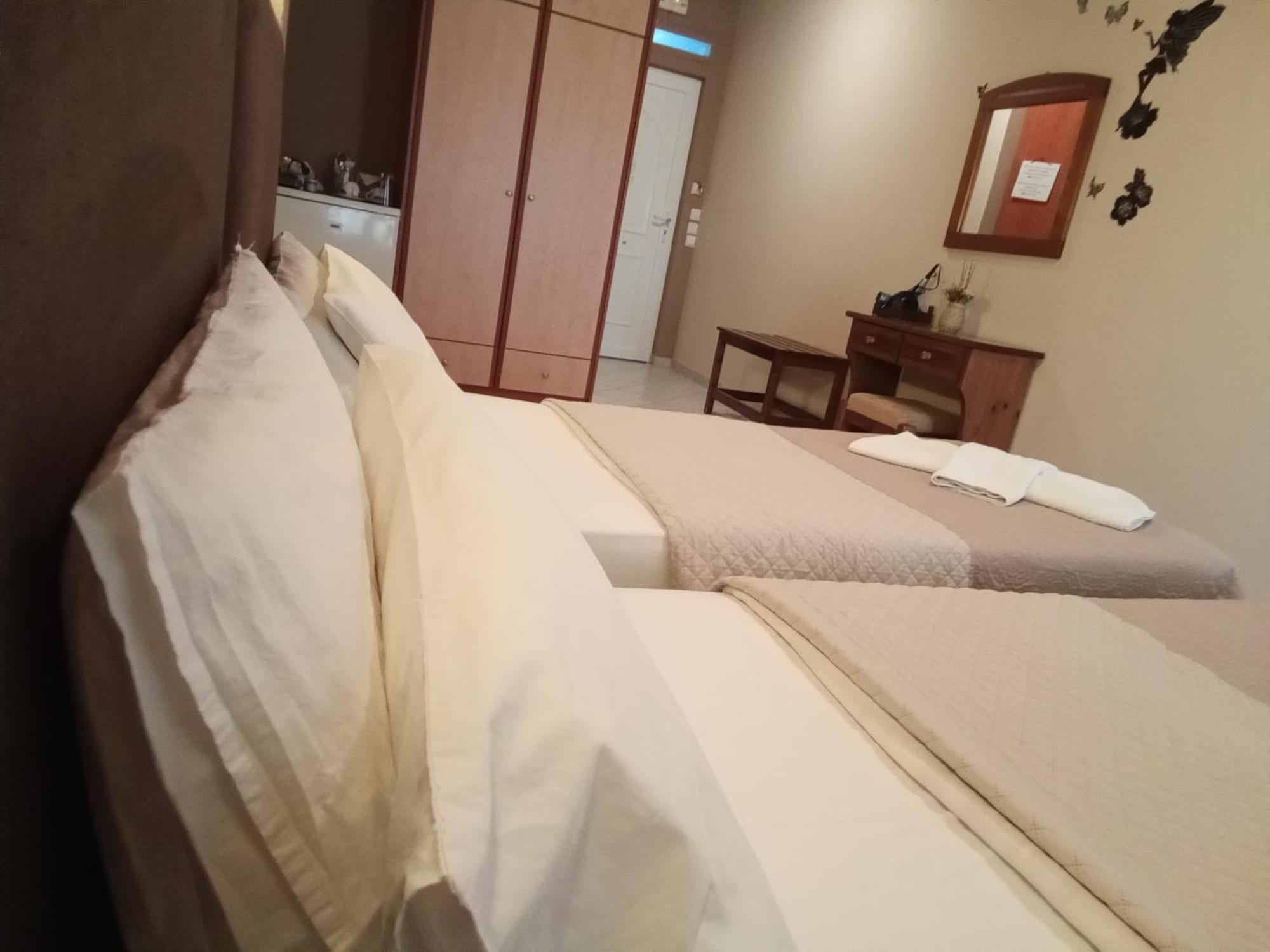 AkhladheríDelfini公寓式酒店 外观 照片